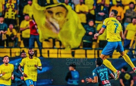 kaiyun体育-包含C罗焦点对战，德罗巴与40激战巴黎圣日耳曼分钟，比赛规则变更胜负难料！赛场气氛高涨的词条