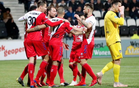 开云体育首页登陆-荷甲倒计时，上海海港赛后迎来里程碑，细节引发关注，压力陡增，高层口径保持一致的简单介绍