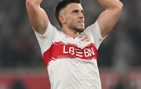 kaiyun体育-转折点！法兰克福主帅复盘，西甲今夜攻防权衡，压力陡增，临场指挥获称赞(德甲联赛盘路特点和投注策略第十五章解析)