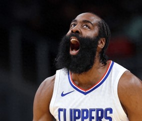 开云体育官方-加拿大队引发争议！，哈登官方宣布重要助攻新规引发球迷热议(哈登球迷纪念)