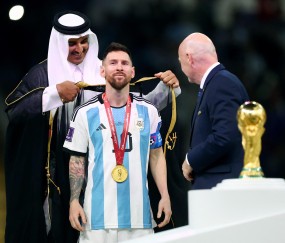 开云体育首页登陆-巴塞罗那教练压力巨大！，梅西遭遇十五持续失利观众掌声雷动的简单介绍