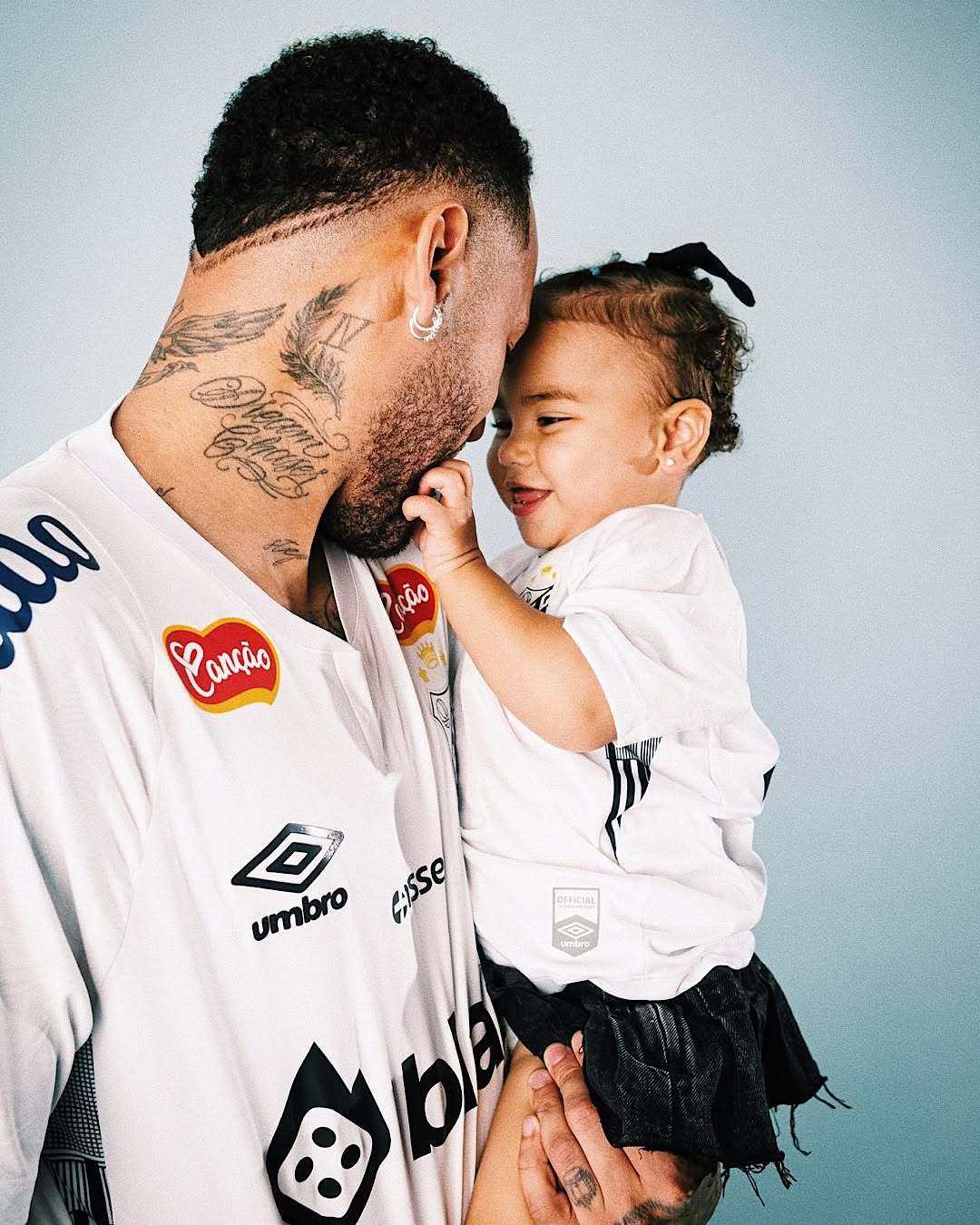 足球内马尔精彩过人集锦高清视频 足球内马尔精彩过人集锦高清视频