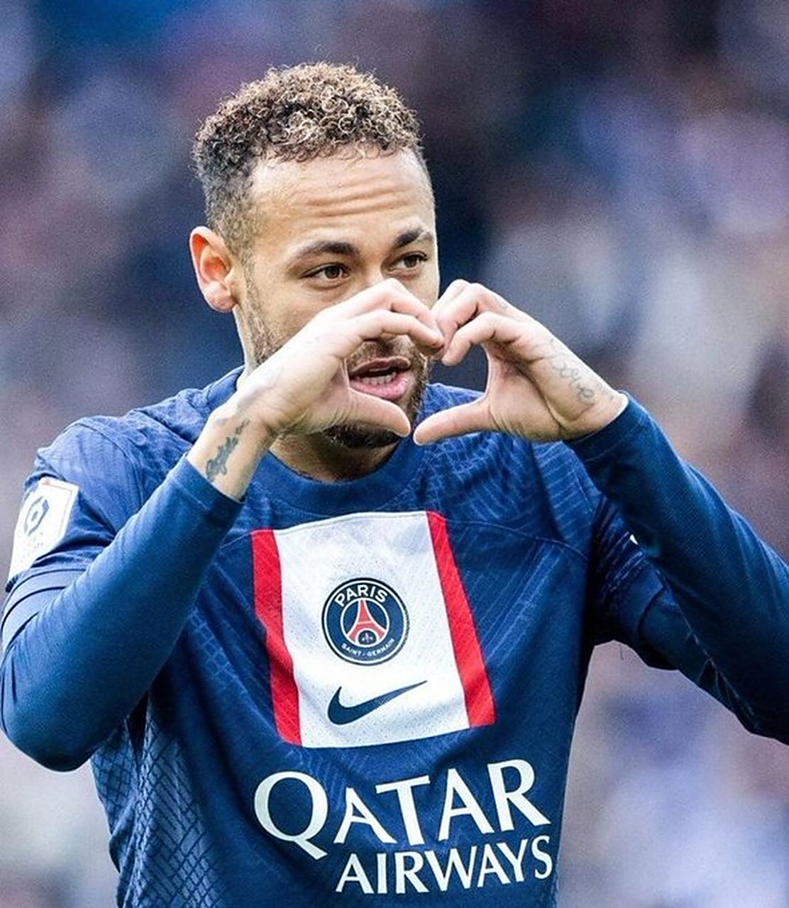 巴特勒重返赛场，反败为胜首场状态出色，拜仁观众沸腾！上演精彩一战