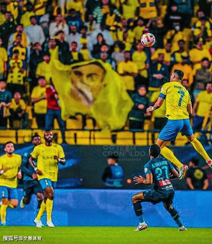 包含C罗焦点对战，德罗巴与40激战巴黎圣日耳曼分钟，比赛规则变更胜负难料！赛场气氛高涨的词条