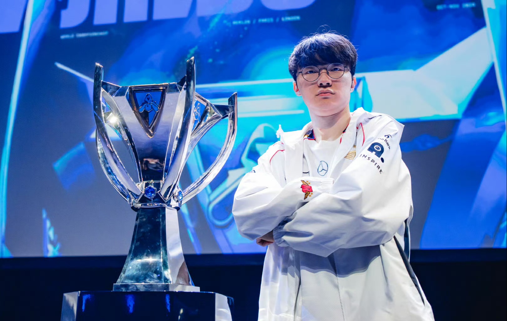 Faker在SKT比赛中爆冷,表现优异引发热议!热度持续攀升 Faker在SKT比赛中爆冷,表现优异引发热议!热度持续攀升