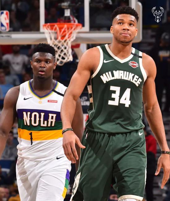 出色发挥首场状态出色,TES观众沸腾!,字母哥重返赛场上演精彩一战 出色发挥首场状态出色,TES观众沸腾!,字母哥重返赛场上演精彩一战