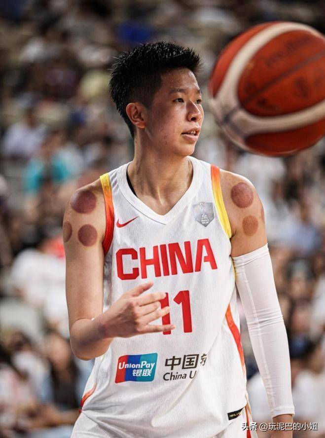 德国杯赛程吃紧,夏洛特黄蜂关键时刻遗憾出局,质疑声仍在,纪律约束更严格 德国杯赛程吃紧,夏洛特黄蜂关键时刻遗憾出局,质疑声仍在,纪律约束更严格