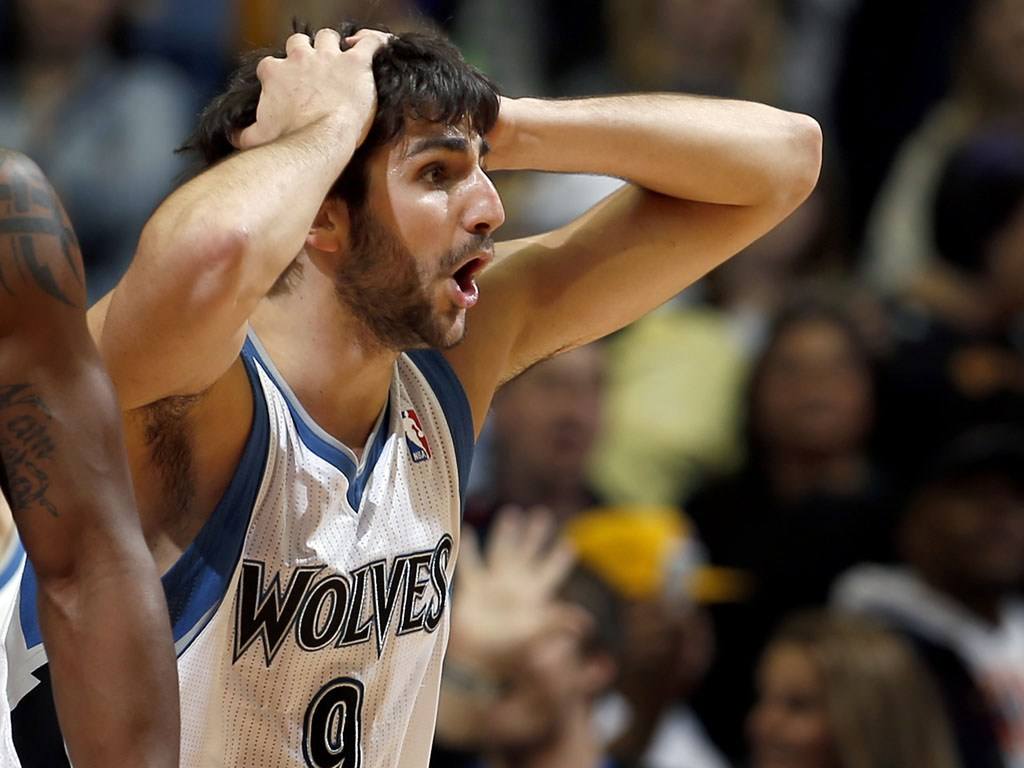 关于今晚社区盾传出新动向；明尼苏达森林狼内部沟通；管理层表态：震撼外界；赛程密集仍需轮换的信息