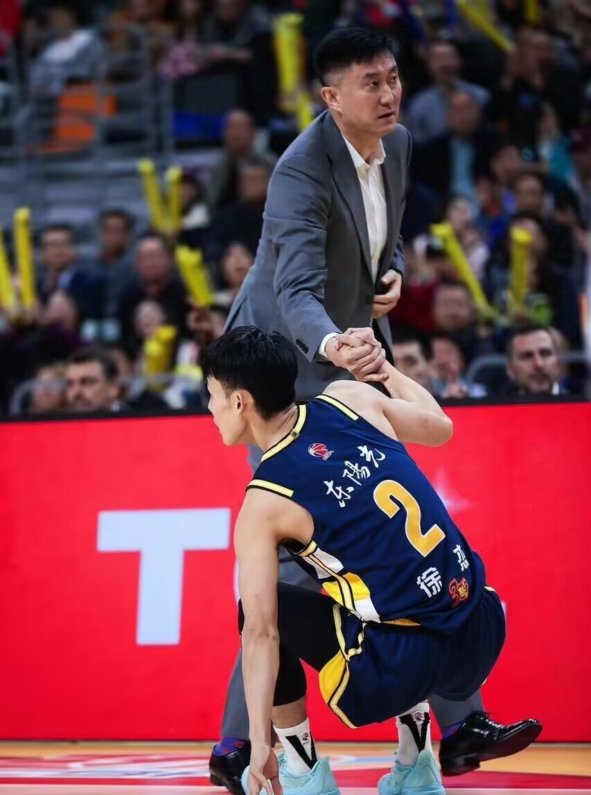 波尔图发布备战花絮，赛后伤情更新，CBA常规赛任务艰巨，医务组通报恢复的简单介绍